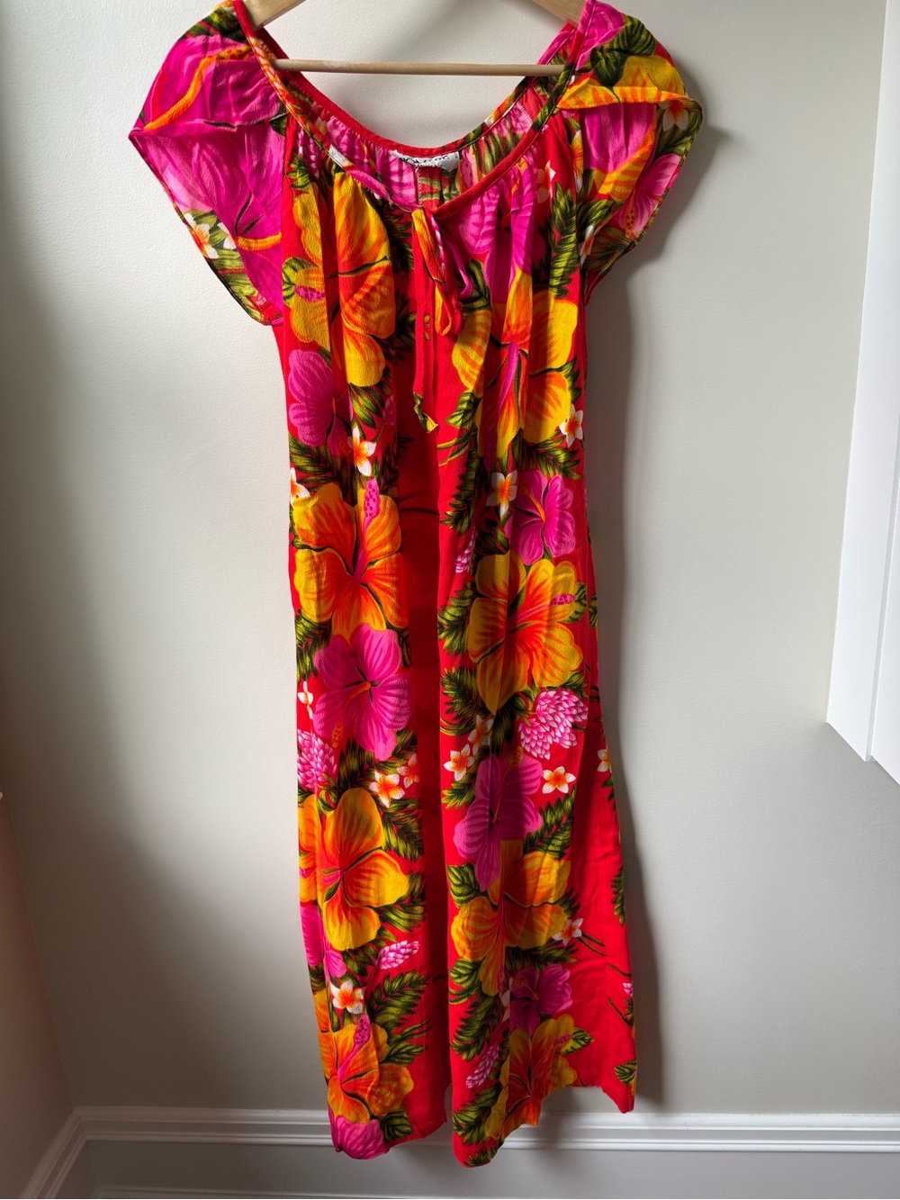 POMARE HAWAII Vintage Dress Tropical Mid Century Muumuu Luau 60s Floral Bold M